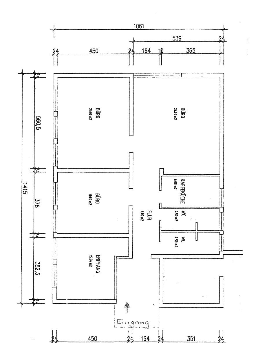 Grundriss der Bürofläche mit Empfang, drei Büros, Flur, Kaffeeküche und zwei WCs